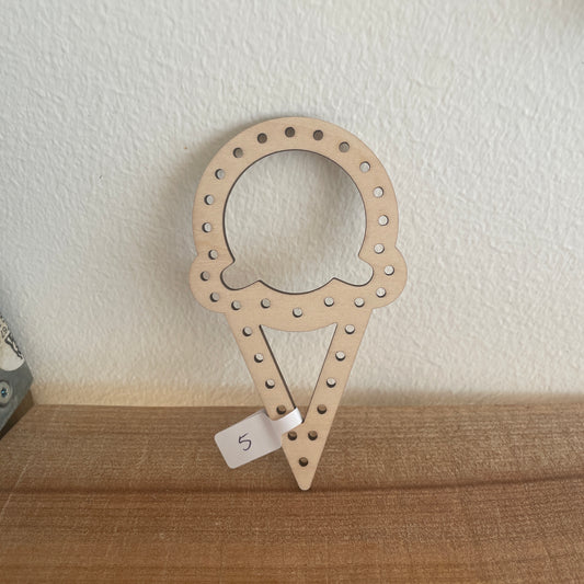 Træfigur - Isvaffel 5 - 2. sortering