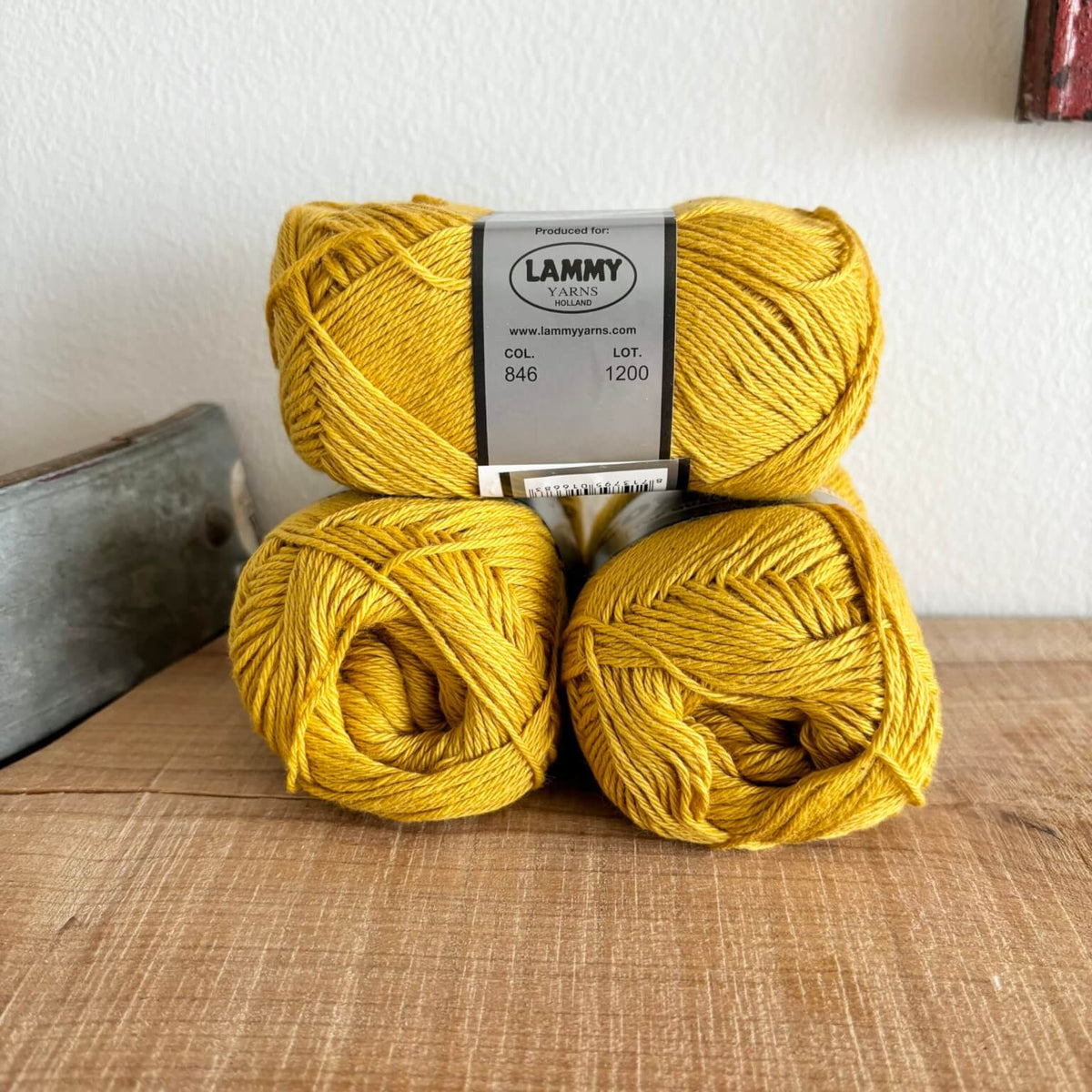 Lammy Cotton 8/4 karry – nærbillede af etiket med farvenummer 846
