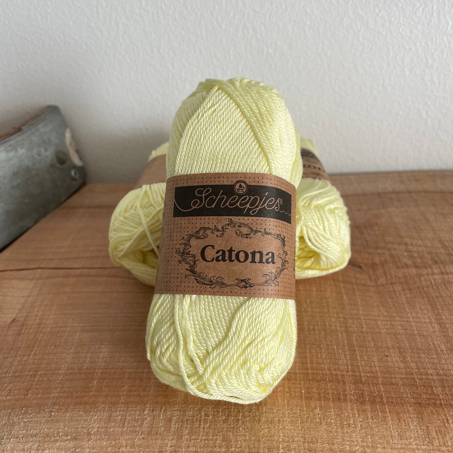 100 Catona Bomuld 8/4 Lemon Chiffon