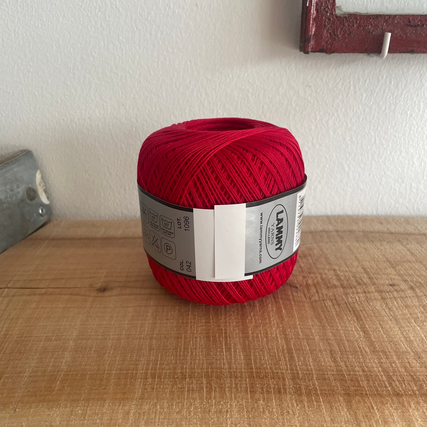42 - Mørk rød - Coton Crochet 10
