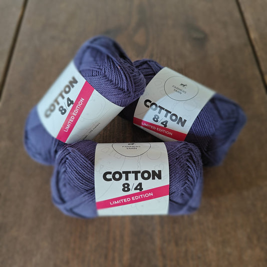 Farmer's Yarn Cotton 8/4 Limited Edition nr. 11 i marineblåt/mørkeblåt (Marine), tre garnnøgler