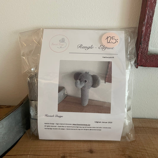 Hæklet grå elefantrangle – færdigt resultat af garnpakke Elefant Rangle