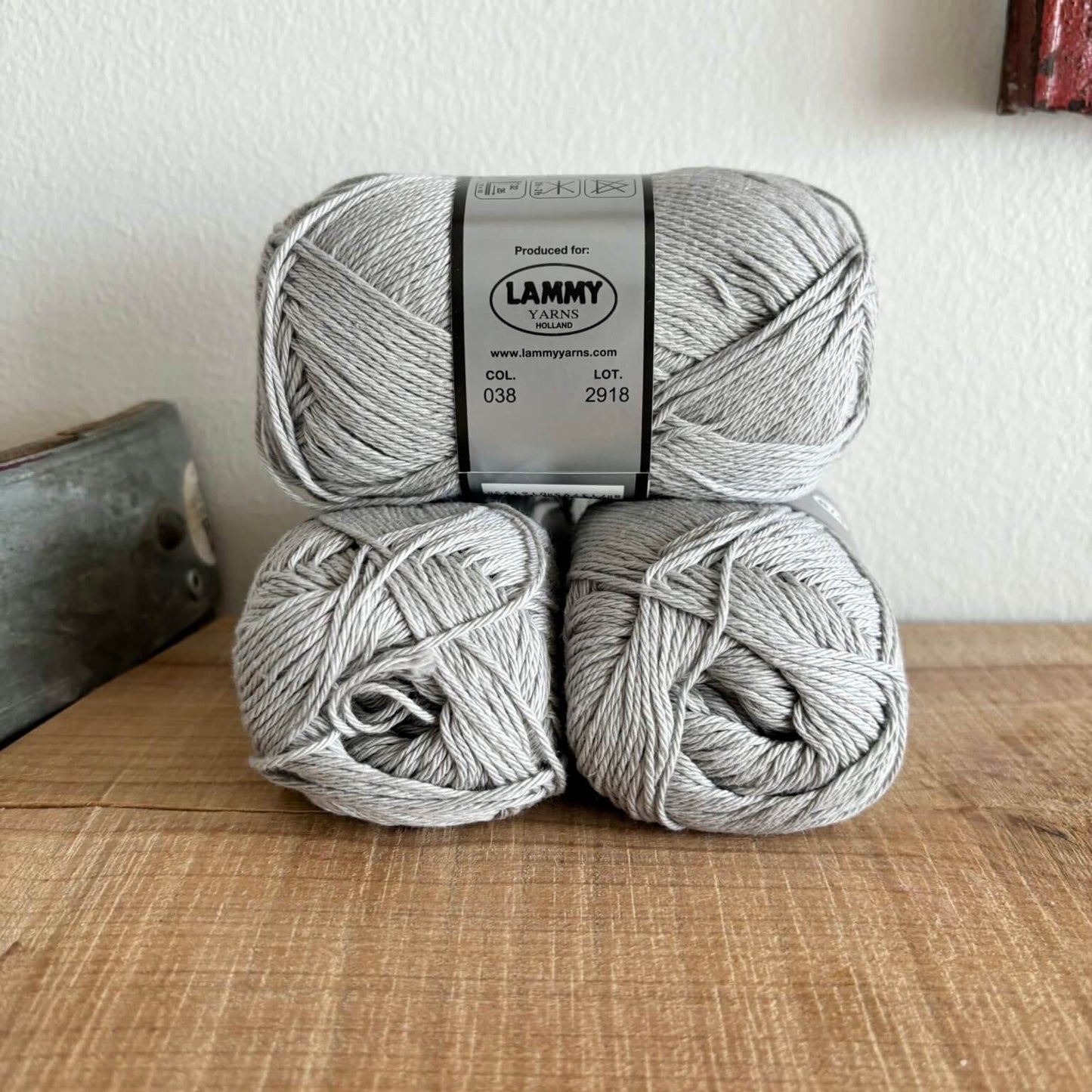 Lammy Cotton 8/4 lysegrå – nærbillede af etiket med farvenummer 38