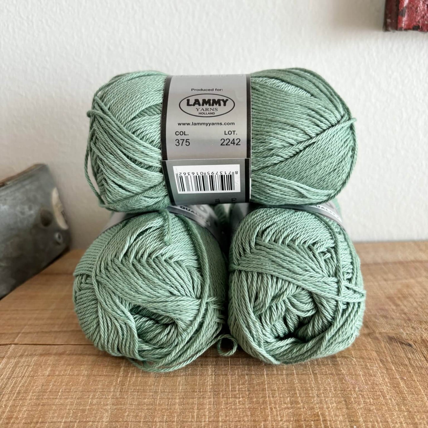 Lammy Cotton 8/4 laurbærblad – nærbillede af etiket med farvenummer 375