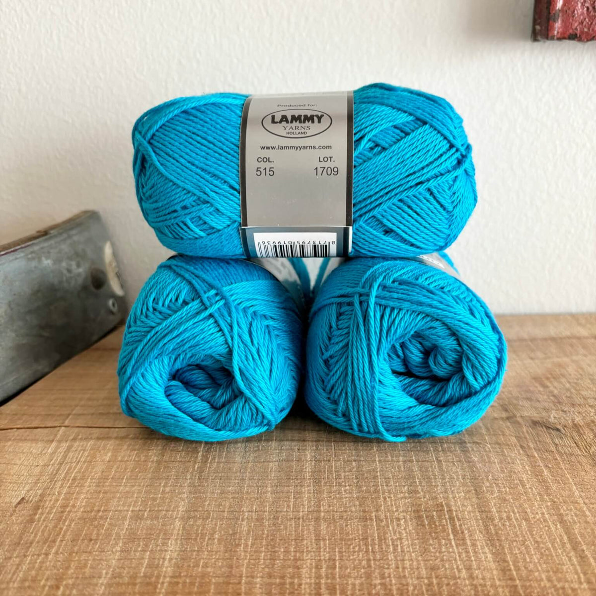 Lammy Cotton 8/4 blå – nærbillede af etiket med farvenummer 515