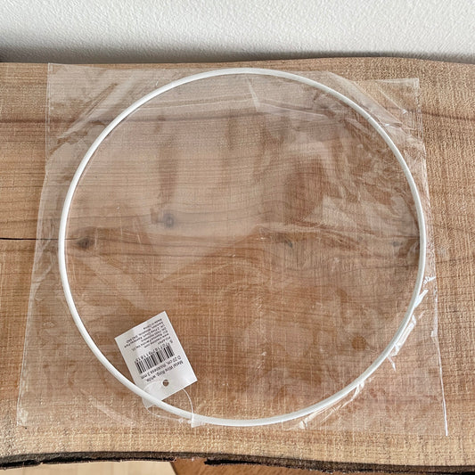 Metalring, hvid, 20 cm i emballage, liggende set ovenfra