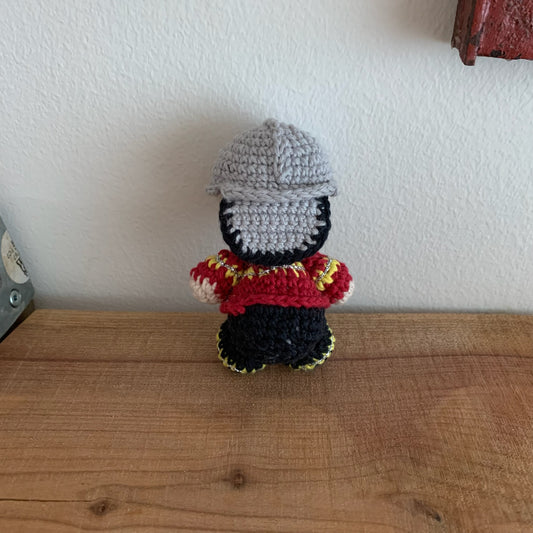 Brandmand-figuren set fra siden