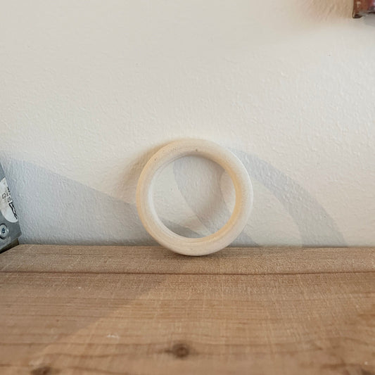 Træ ring på 6,8 cm i diameter til bideringe og babylegetøj, hovedbillede