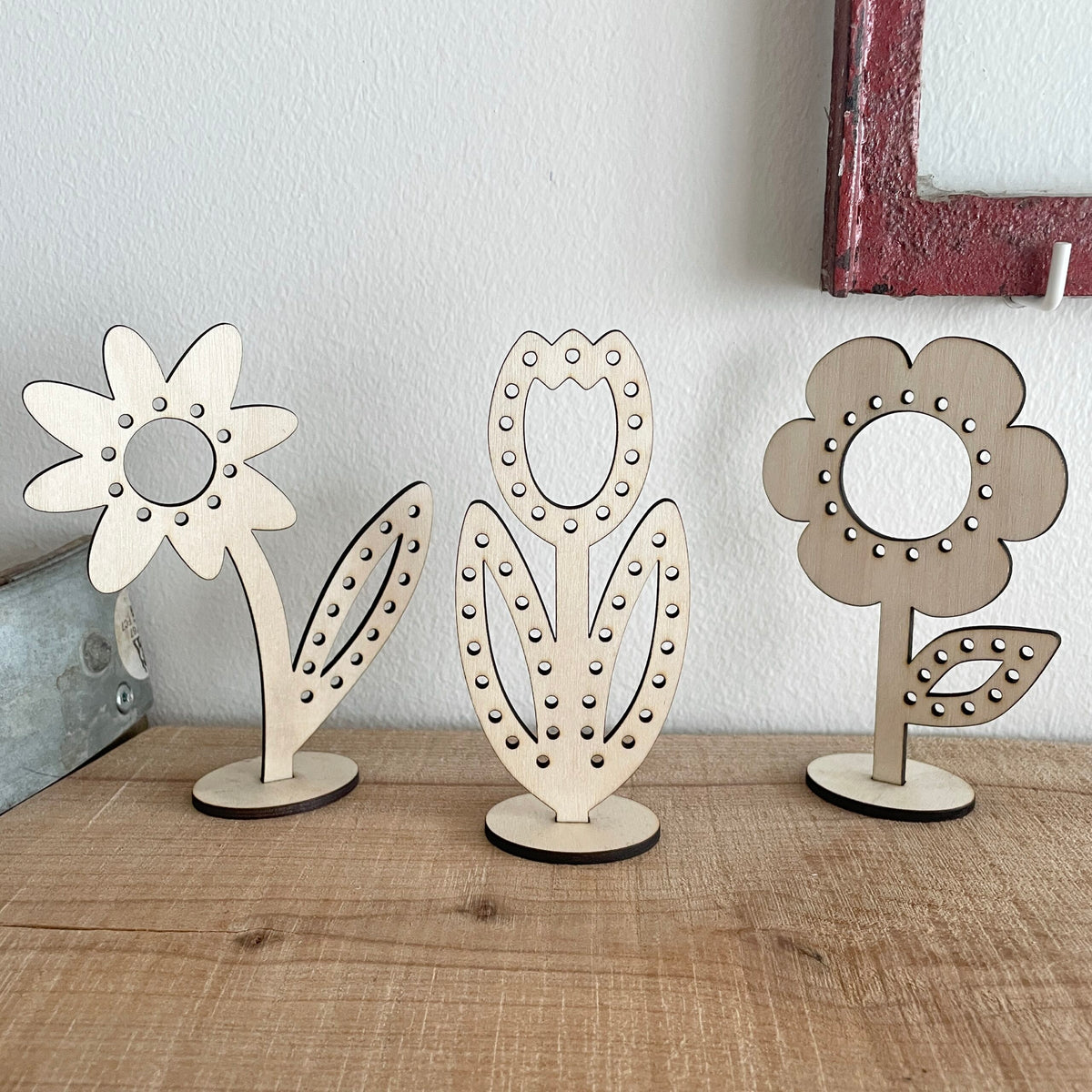 Træfigurer Blomster – tre træfigurer i blomsterform, hovedbillede